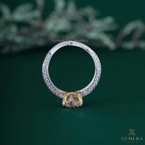 Bague de fiançailles en or blanc 18 carats avec diamant jaune taille poire de 2,9 carats, en forme de V, diamant fantaisie jaune en forme de larme cultivé en laboratoire - Product Image 6