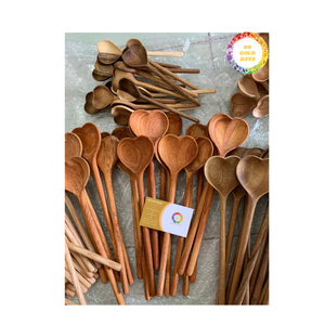 Cuchara de madera vietnamita seleccionada para alimentación de bebés y proyectos creativos de pintura DIY, suministrada por 99 Gold Data - Product Image 4