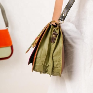 กระเป๋าสะพายข้างหนังนิ่มแท้วินเทจของผู้หญิงกระเป๋าถือลายนูนเลเซอร์เดียวสำหรับฤดูหนาว - Product Image 3