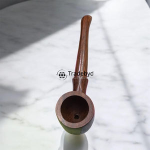 Pipa de Tabaco Clásica de Madera Hecha a Mano, Pipa de Madera Natural, Accesorio para Fumar Vintage de Tradebyd - Product Image 3