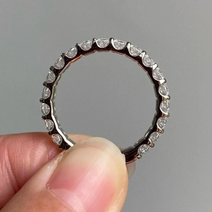 Anillo de Oro con Moissanita Redonda de 14K/18K, Banda de Eternidad para Mujer, Piedras Redondas de 2.5mm, Anillo de Boda de Eternidad Completa, Joyería de Lujo - Product Image 4