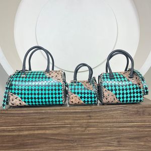 Sacs de voyage en cuir véritable personnalisés, petits et mignons, faits à la main, pour femmes, design occidental, motif à carreaux, sac bandoulière rapide - Product Image 5