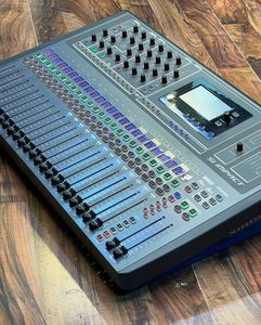 คอนโซลมิกซ์เสียงดิจิตอลสำหรับดีเจ 40 อินพุต - Product Image 1