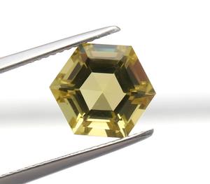 ควอตซ์เลมอนธรรมชาติสีเหลือง รับรองโดย GIA พลอยเม็ดเดี่ยวสำหรับทำเครื่องประดับ ทรงหกเหลี่ยมเจียระไนอย่างดี ขนาด 12x12 มม. น้ำหนัก 3.00 กะรัต - Product Image 3