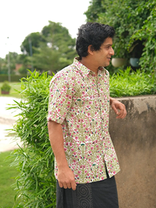 เสื้อเชิ้ตผ้าฝ้ายพิมพ์ลายดอกไม้ทำมือสำหรับผู้ชาย แขนสั้น ใส่สบายๆ สไตล์โบฮีเมียน น้ำหนักเบา ระบายอากาศได้ดี เหมาะสำหรับฤดูร้อน - Product Image 1