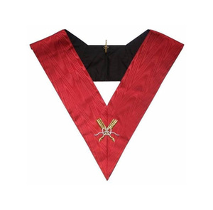 Collar Ceremonial Rojo de Satén para Ceremonias Masónicas del Rito Escocés con Emblema Bordado en Oro, Fabricante de Regalía Premium - Product Image 1
