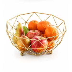 Panier à fruits en fil métallique tendance, doré, motif losanges, avec base en maille, pour le rangement des fruits sur comptoir de cuisine - Product Image 6