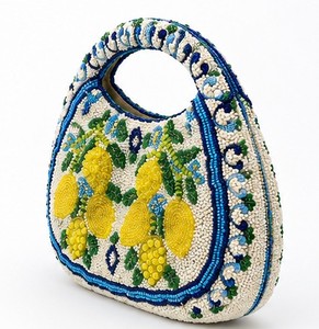 Bolso de noche con cuentas en forma de media luna, hecho a mano con diseño de limones, elegante para fiestas. - Product Image 3
