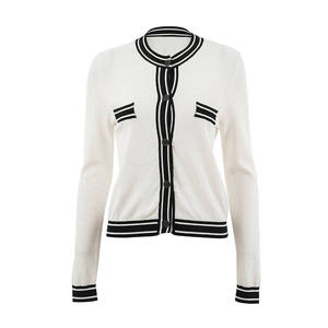 Cardigan en tricot blanc pour femme, manches longues, style preppy, boutons contrastés, longueur normale, toutes saisons - Product Image 1