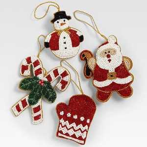 Décoration de Noël vintage en velours bordeaux brodée à la main avec couronne dorée, en alliage de zinc et cristaux, par Ziyan Handicraft - Product Image 5
