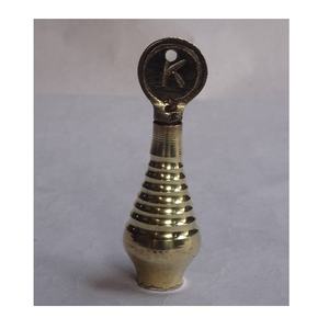 กระจกมือถือแบบดั้งเดิมทำจากทองเหลือง งานฝีมือขัดเงา ศิลปะพื้นบ้าน ขนาด 6 ซม. พกพาสะดวก ตกแต่งตา ดีไซน์โบราณ - Product Image 2