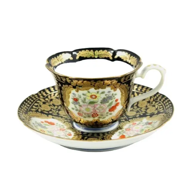 Precio al por mayor Arita Ware taza de café de porcelana y platillo conjunto con patrón de flores. Juego de tazas y platillos Versalles