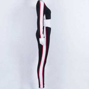 Conjunto de yoga para mujer con tela cómoda y transpirable para un movimiento elegante durante todo el día. - Product Image 3