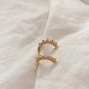 ต่างหูห่วงประดับเพชรเพาะเลี้ยงทรงเข็มสีเหลืองทอง - Product Image 3
