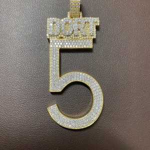 จี้ห้อยคอแบบสั่งทำพิเศษ ประดับเพชรโมอิสซาไนต์ VVS รูปตัวอักษรเลขนำโชค สไตล์ฮิปฮอป แร็ปเปอร์ จี้ห้อยคอแบบสองสี - Product Image 5