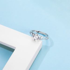 Bague Cocktail AMBER JEWELS en Or Massif 14K avec Diamant de Laboratoire Certifié IGI, Design Feuille Moderne Géométrique Hiphop, Sertissage à Griffes - Product Image 1
