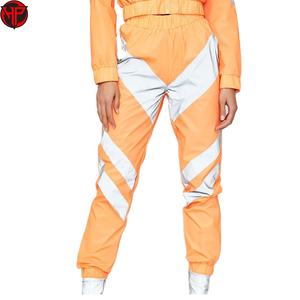 Ensemble survêtement coupe-vent en nylon personnalisé pour femmes, vêtements de sport respirants, résistants à l'eau, couleur personnalisée, survêtement coupe-vent en nylon - Product Image 3