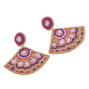 Boucles d'oreilles faites main en perles de rocaille, broderie polyester, strass, légères, motif fleur, pour mariée, mariage, soirée, style statement, travail artisanal - Product Image 1