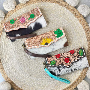 March Expo Cartera de mano tipo pulsera elegante y única de cuero de vaca repujado a mano con pelo, con diseño floral artesanal para mujer - Product Image 5