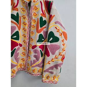 Chaqueta de Fiesta para Mujer, Chaqueta con Bordado Uzbeko, Chaqueta Suzani Corta Hecha a Mano, Chaqueta Estilo Boho Chic - Product Image 3