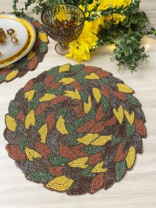 Set de table rond en satin perlé à motif floral, fait main, décoratif, pour l'hôtellerie - Product Image 4