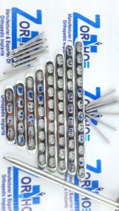 แผ่นยึดแบบตรงคุณภาพสูง SS 316L ขนาด 2.7 มม. 4 ถึง 12 รู และสกรู LCP ขนาด 2.7 มม. (66 ชิ้น) SS 316L ORTHO ZE-00021 - Product Image 1