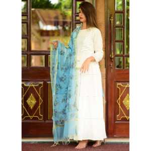 Robe Gotta blanche argentée en mousseline pastel avec dupatta, silhouette trapèze, taille naturelle, col rond, imprimé floral, respirante et tendance - Product Image 2