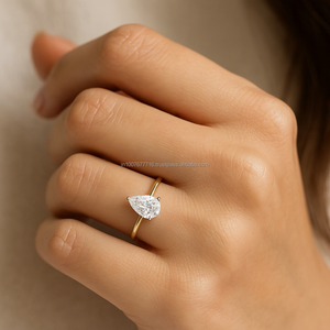 Anillo de Compromiso y Matrimonio de Moissanita con Corte de Pera de 2.00 Ct Original, VVS2, Engaste de Barra en Oro Amarillo, Certificado IGI, Regalo Nupcial para Fiesta - Product Image 6