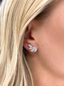 Pendientes Curvos con Forma de Hoja, Oro Sólido de 14k y 18k, Diamante Cultivado en Laboratorio de Corte Redondo, Diseño Botánico de Enredadera, Elegantes, Modernos y de Lujo, con Cierre a Presión - Product Image 4