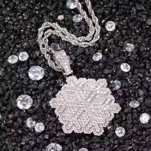 Pendentif en moissanite Vintel VE116 sur le thème des flocons de neige, argent 925 plaqué or, micro-incrustation, style hip-hop, collier unisexe, cadeau - Product Image 6