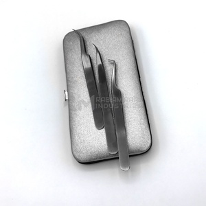 Pince à épiler pour extensions de cils RMI Black Plasma Pro Straight Slim Boot Volume, précision, acier inoxydable et étui magnétique - Product Image 5