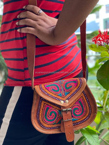 Bolso de cuero de cabra hecho a mano, bandolera cruzada de 5x7 pulgadas - Product Image 5