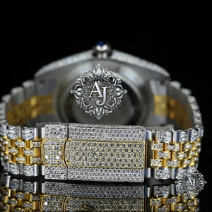 Montre de luxe en moissanite la plus vendue, pierres de haute qualité pour la revente en gros et l'utilisation de marques, disponible à la vente - Product Image 3