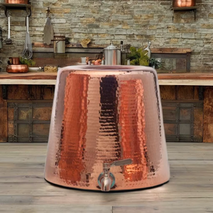 Distributeur d'eau en cuivre de style antique avec une forme ronde classique améliorant la maison tout en offrant des avantages de purification de l'eau - Product Image 1
