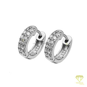 Boucles d'oreilles classiques en diamants de laboratoire en grappe, en argent sterling 925 plaqué or, bijoux luxueux et étincelants - Product Image 3