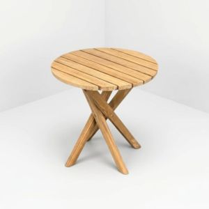 Mesa de Centro Redonda de Madera Maciza con Tablero de Listones y Patas Cruzadas en X, Estilo Moderno Costero, Pequeña, para Patio, Jardín, Piscina, Balcón, Natural - Product Image 1