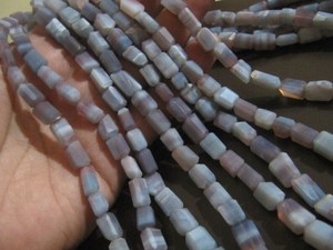 Perles de pierre naturelle de lavande bleue facettées de 9-10 mm - Product Image 1