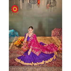 Lehenga Choli de créateur avec dupatta pour Navratri et Diwali, en polyester spécial - Product Image 3