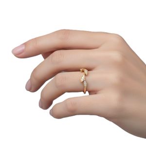 Anillo Apilable Minimalista con Diseño de Hoja y Diamante de Laboratorio Redondo, Oro Sólido de 14K/18K, Inspirado en la Naturaleza, Anillo Delicado de Promesa de Boda - Product Image 5
