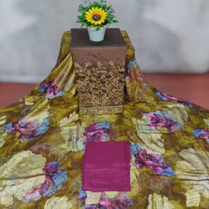 Magnifique Robe Exclusif Somalien en Tissu Jacquard Uni Fransawi Dirac en Mousseline avec Motif Brodé Pailleté pour Occasions Spéciales - Product Image 2