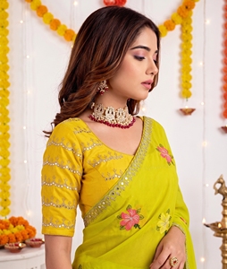 Sari de Seda Verde AARA Fashion con Diseño Floral para Mujer, Estilo Tradicional Indio-Pakistaní, Largo hasta el Suelo, Corte Regular, para Bodas - Product Image 5