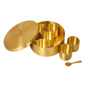Boîte à épices Masala Dabba en fer de qualité supérieure, 7 compartiments, finition martelée, rangement de cuisine traditionnel, qualité alimentaire, passe au lave-vaisselle - Product Image 4