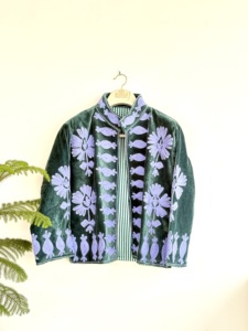 Chaqueta Bomber de Terciopelo Bordado Lavanda Regal Garden 100% Algodón con Motivo de Caramelo Exclusivo SHYAM EXPORT Ecológica Corta - Product Image 1