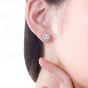 Pendientes Unisex de Diamantes Redondos con Corte Brillante, Color E, Oro Sólido de 14K, Estilo Vintage Clásico, Regalo para Compromiso, Boda o Fiesta - Product Image 3