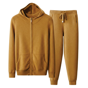 Fabricant de vêtements décontractés sur mesure – Survêtement écoresponsable à séchage rapide avec patch brodé effet délavé et déchiré, pantalon évasé - Product Image 3