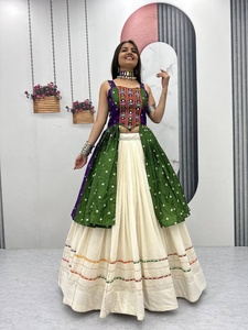 Lehenga traditionnel indien pakistanais en coton Khadi pour femme, longueur ras du sol, coupe ample, imprimé Bandhej, avec Choli orné de miroirs véritables Gamathi - Product Image 1