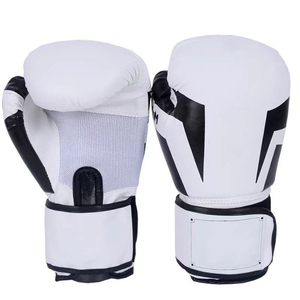 ถุงมือชกมวย MMA แบบสั่งทำโลโก้ได้ ปรับขนาดได้ ผลิตจากหนัง PU ปิดแบบสวม  สำหรับผู้ใหญ่และเด็ก สีดำ รุ่น Black Force 2 Win F2W-BG-001 - Product Image 2