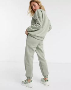 Chándal informal holgado para mujer, personalizado con estampado, tejido de punto sólido con patrón bordado - Product Image 4