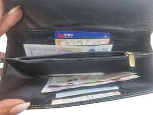 Bolso de Mano Tipo Clutch con Solapa Azul Cielo, 100% Cuero Genuino, Estilo Bohemio, con Bordado a Mano - Product Image 3