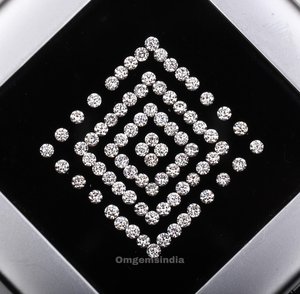 1.5 mm |   Diamante Cultivado en Laboratorio |   Corte Brillante Redondo |   Certificado por IGI |   OM GEMS |   Para la fabricación de pares de pendientes y anillos de compromiso - Product Image 1